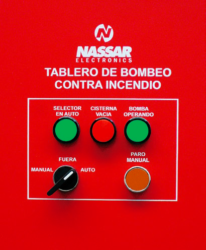 Frente rojo del tablero para bomba eléctrica principal mostrado por WDM; conserva la marca Nassar Electronics visible en la fuente.