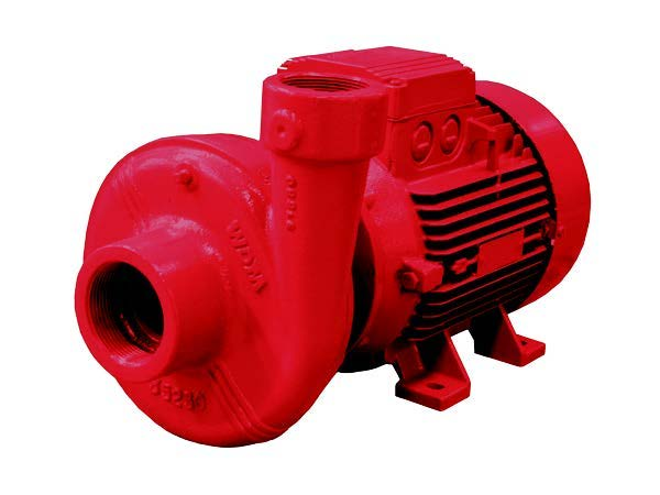 Bomba eléctrica WDM GE roja acoplada a un motor eléctrico.
