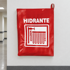 Ejemplo ilustrativo de instalación o uso de FUNDA PARA CUBRIR HIDRANTES; elementos de contexto no incluidos.