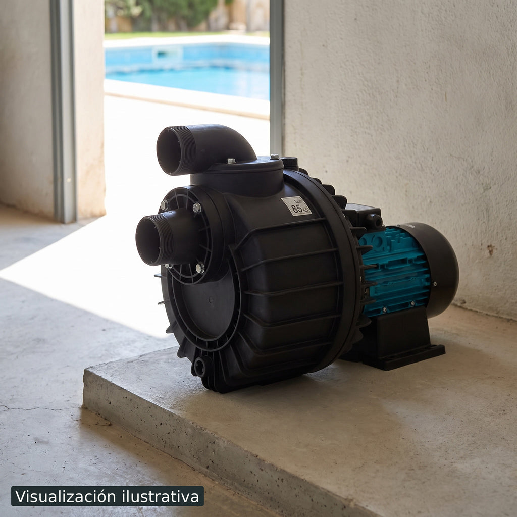 Visualización ilustrativa. Bomba preparada en el cuarto de equipos de una piscina, antes de su conexión. El entorno es ilustrativo; consulta el manual para la instalación.