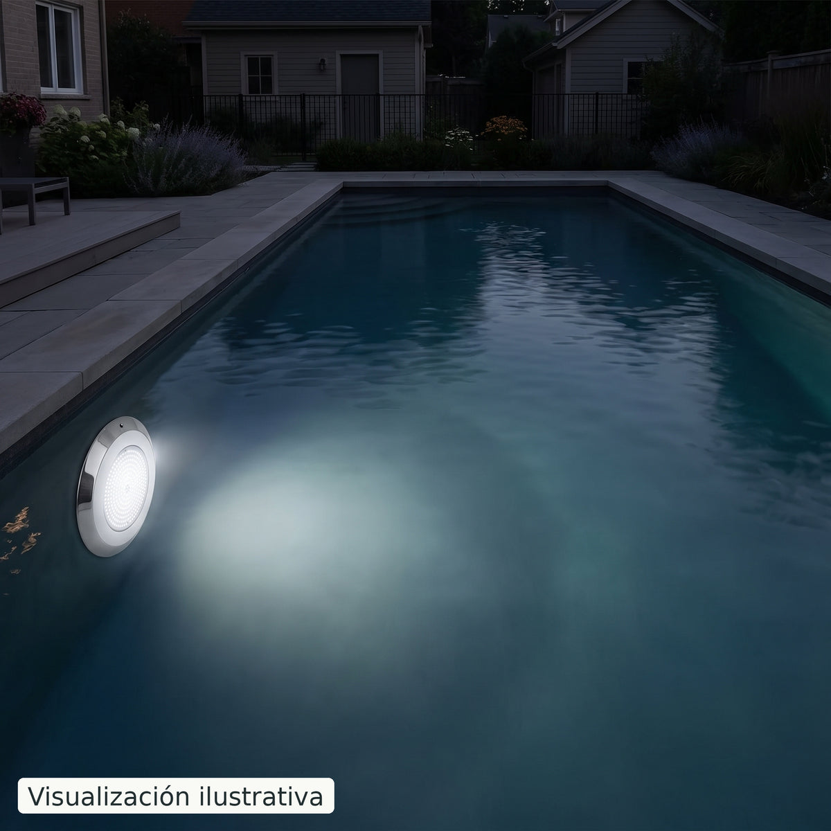 Visualización ilustrativa. Vista nocturna de una piscina que ilustra el color de esta lámpara. El efecto de la luz varía según el diseño de la piscina y la instalación.