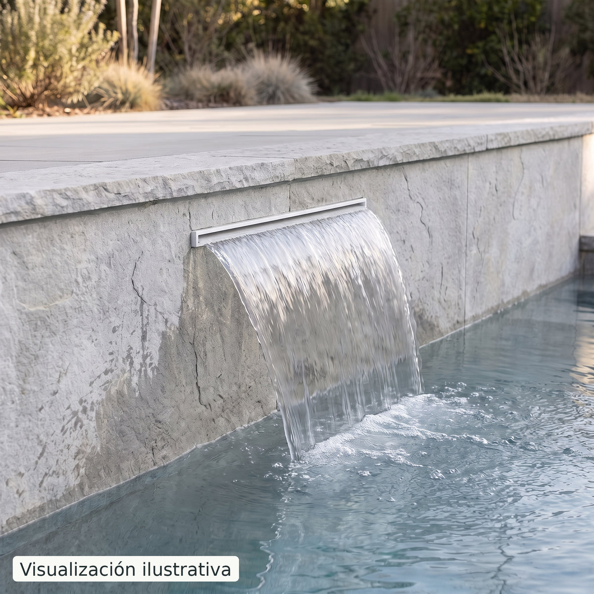 Visualización ilustrativa. Ejemplo de una cascada para piscina integrada en un muro, con el cuerpo y las conexiones ocultos.