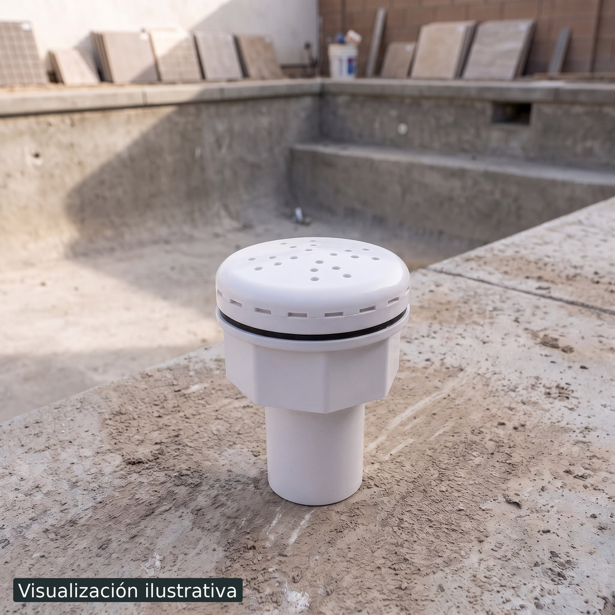 Visualización ilustrativa. Boquilla de aire PA-BOQAIR-PL1.5X1 en una escena de preparación junto a una piscina en construcción, sin representar un montaje o patrón de burbujas.