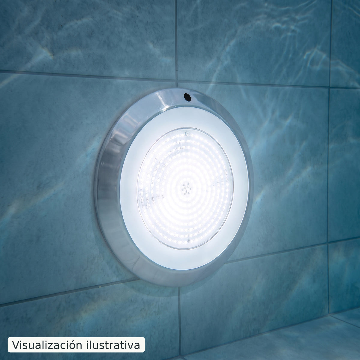Visualización ilustrativa. Detalle de la lámpara DLX-9-B-12W-12A en una pared sumergida, con iluminación blanca. Ejemplo de aplicación; no representa una medición de cobertura o intensidad.