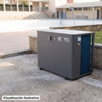 Visualización ilustrativa. El modelo EK238X-T2-INVERTER preparado junto al área de mantenimiento de una piscina. El entorno muestra un ejemplo de contexto de uso; los accesorios de fondo se ilustran por separado.