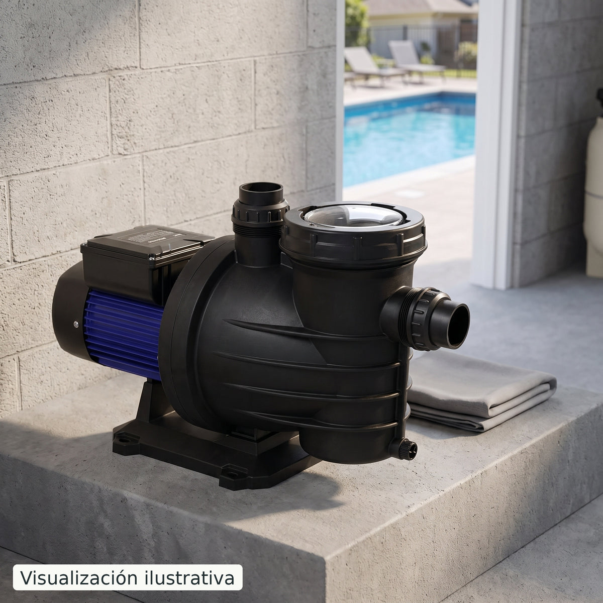 Visualización ilustrativa. Equipo preparado en el área de mantenimiento de una piscina, antes de conectarse. El entorno es ilustrativo; consulta la ficha y el manual del modelo.