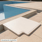 Visualización ilustrativa. Pieza preparada junto al área de construcción de una piscina, antes de su montaje. Ejemplo de contexto de uso.