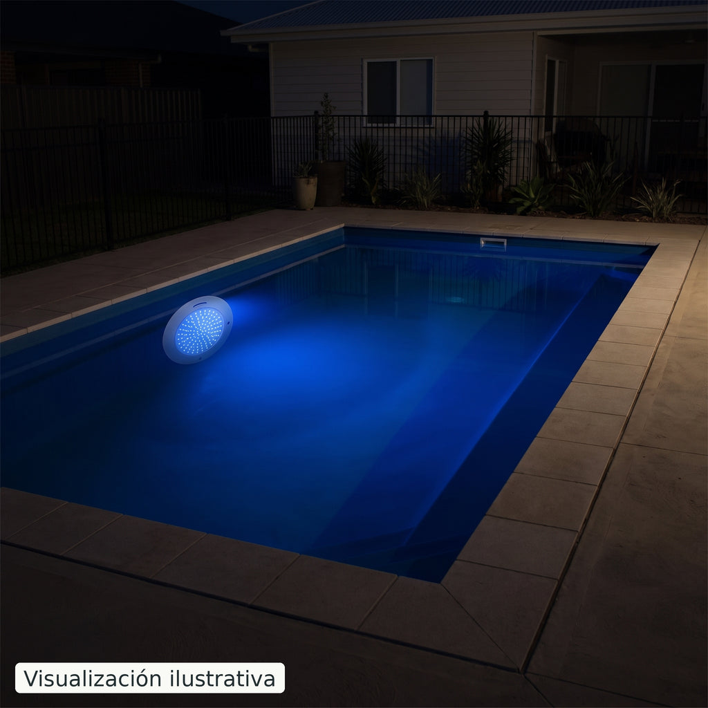 Visualización ilustrativa. Vista nocturna de una piscina que ilustra el color de esta lámpara. El efecto de la luz varía según el diseño de la piscina y la instalación.