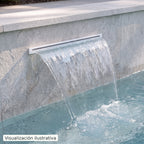 Visualización ilustrativa. Ejemplo de una cascada para piscina integrada en un muro, con el cuerpo y las conexiones ocultos.