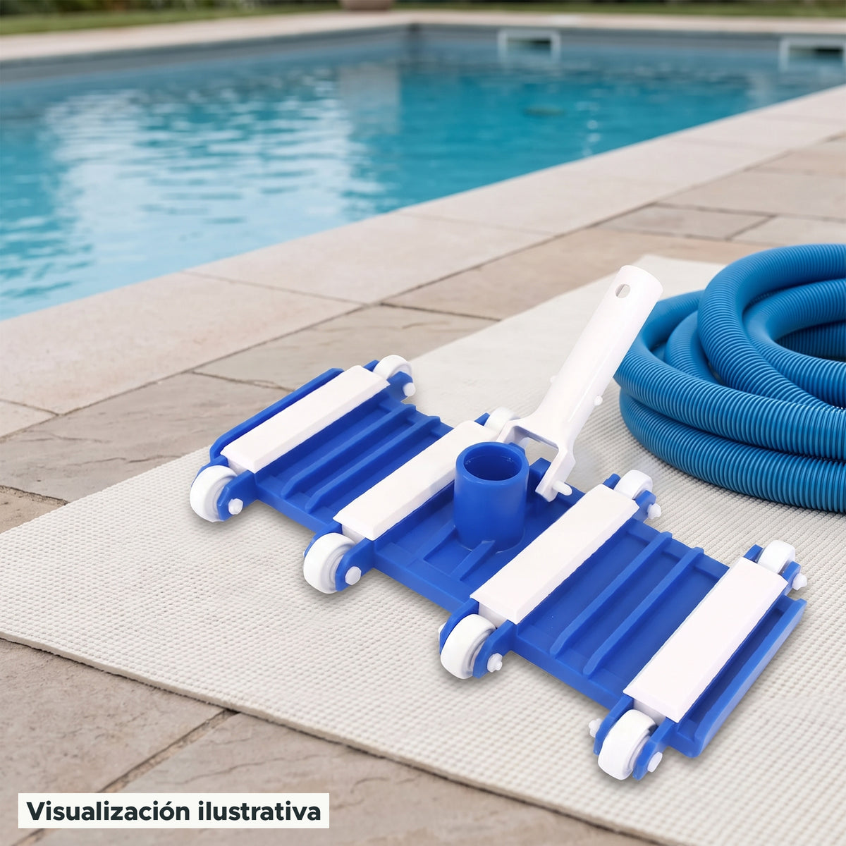 Visualización ilustrativa. El modelo PA-ASPIREC-PL14 preparado junto al área de mantenimiento de una piscina. El entorno muestra un ejemplo de contexto de uso; los accesorios de fondo se ilustran por separado.
