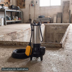 Visualización ilustrativa. El modelo DRAINEX100A115CC preparado junto al área de mantenimiento o construcción de una piscina. Ejemplo ilustrativo de contexto; los accesorios de fondo se muestran por separado.