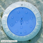 Visualización ilustrativa. Detalle ilustrativo de la lámpara para piscina colocada bajo el agua.