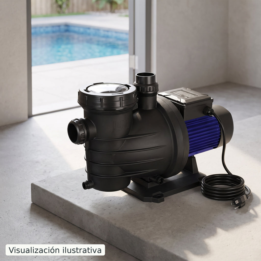 Visualización ilustrativa. Equipo preparado en el área de mantenimiento de una piscina, antes de conectarse. El entorno es ilustrativo; consulta la ficha y el manual del modelo.