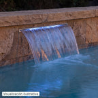 Visualización ilustrativa. Ejemplo de una cascada para piscina integrada en un muro, con el cuerpo y las conexiones ocultos.