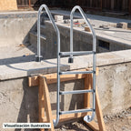 Visualización ilustrativa. El modelo PA-ESC-STD1-4P preparado junto al área de mantenimiento de una piscina. El entorno muestra un ejemplo de contexto de uso; los accesorios de fondo se ilustran por separado.