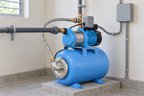 Ejemplo ilustrativo de instalación de la familia Bomba AQUA PAK con tanque AQ horizontal membrana AQUA PAK