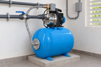 Ejemplo ilustrativo de instalación de la familia Bomba AQUA PAK con tanque AQ horizontal membrana AQUA PAK